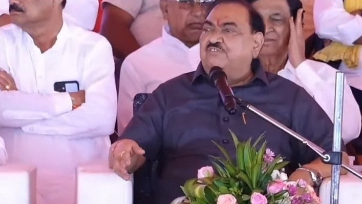 Sharad Pawar Praises Pramod Mahajan, Eknath Khadse