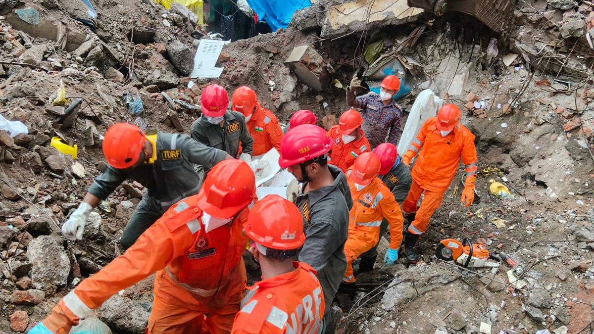 Mumbai Building Collapse Kills 10