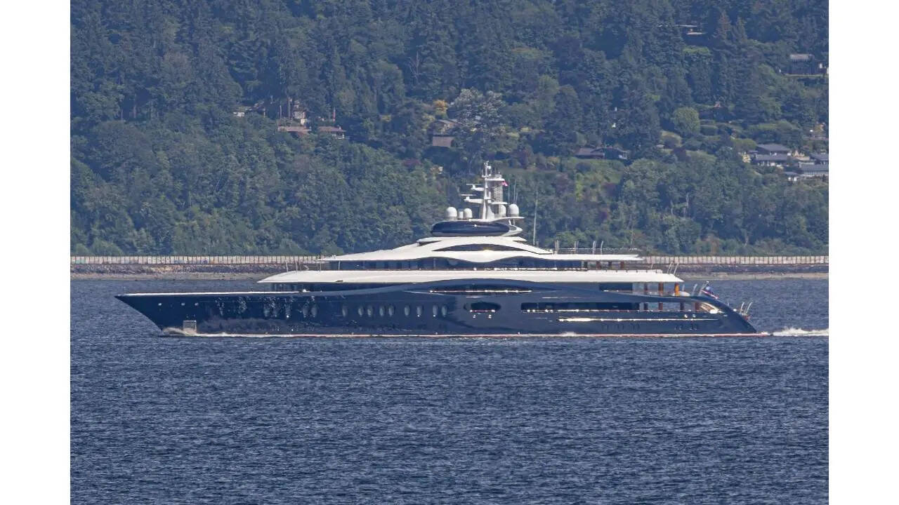 Zuckerberg's $300m Yacht Faces Criticism Over Rescue Call