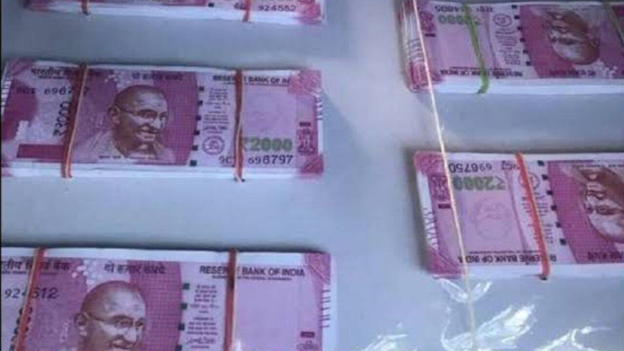 PNB Vault in UP Loses Rs 7.4 Crore to Fake Currency