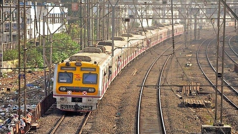 Violent Brawl Breaks Out On Mumbai Local Train