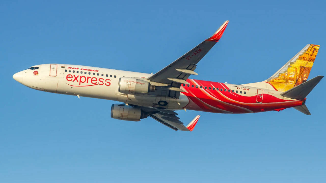 Air India Hikes Pilot Pay by Up to 15%