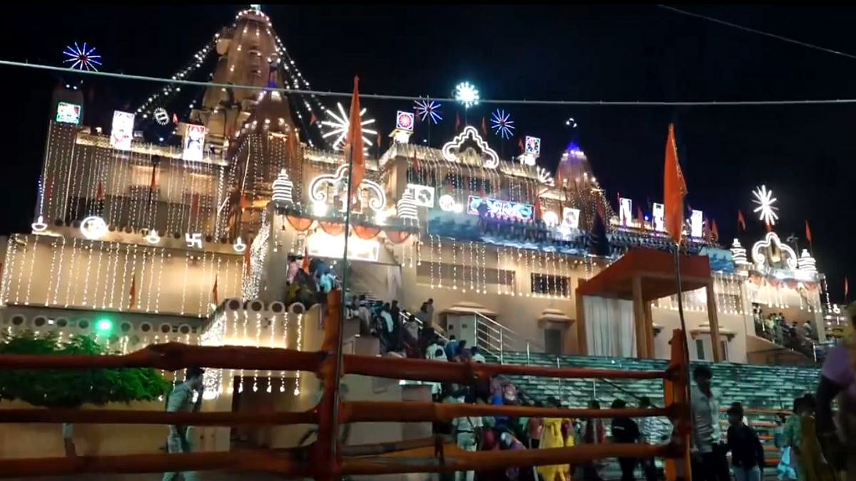 India Celebrates Janmashtami With Massive Crowds At Temples