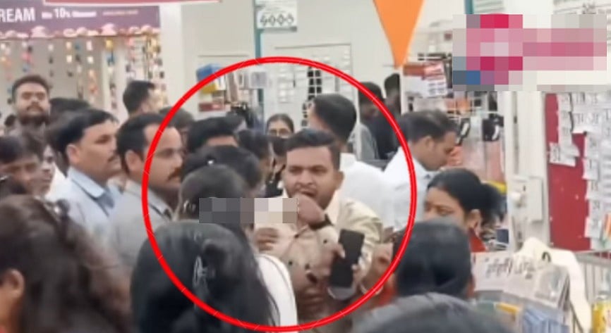 Man Abuses Female Customer At D-Mart Store