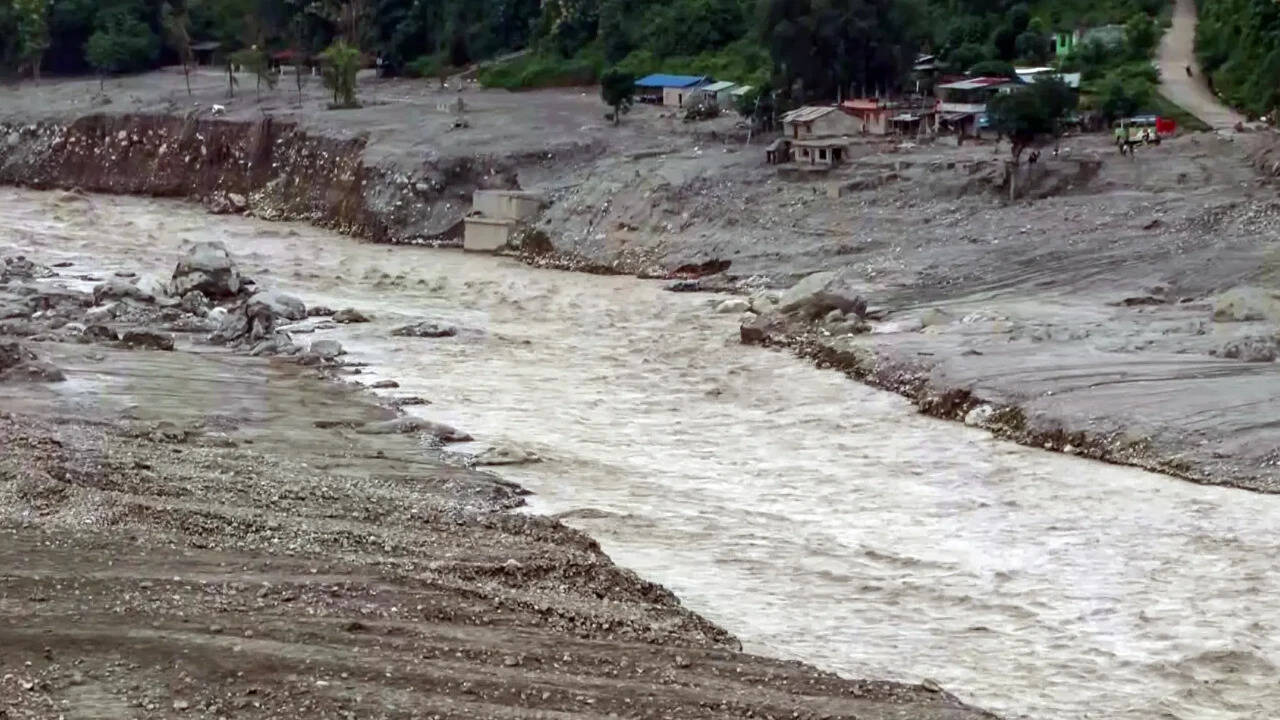 Nepal Floods Save 370 Kids
