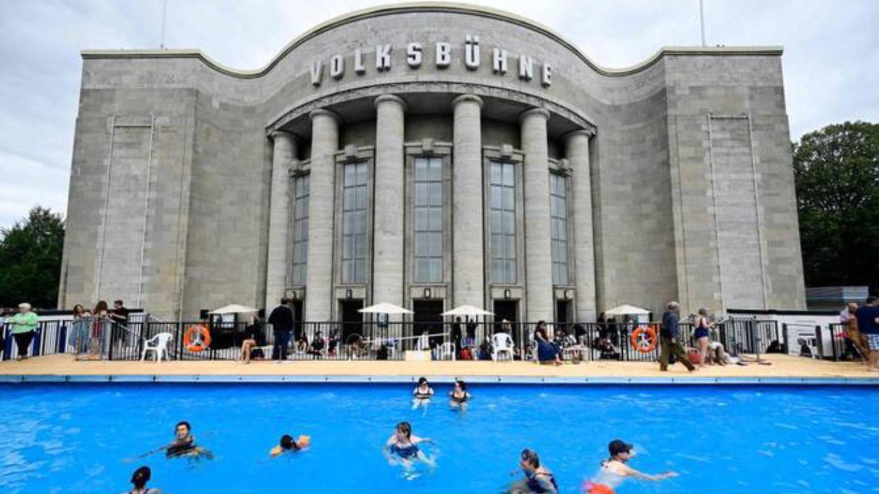 Berlin Pool Cancels Black-Only Event