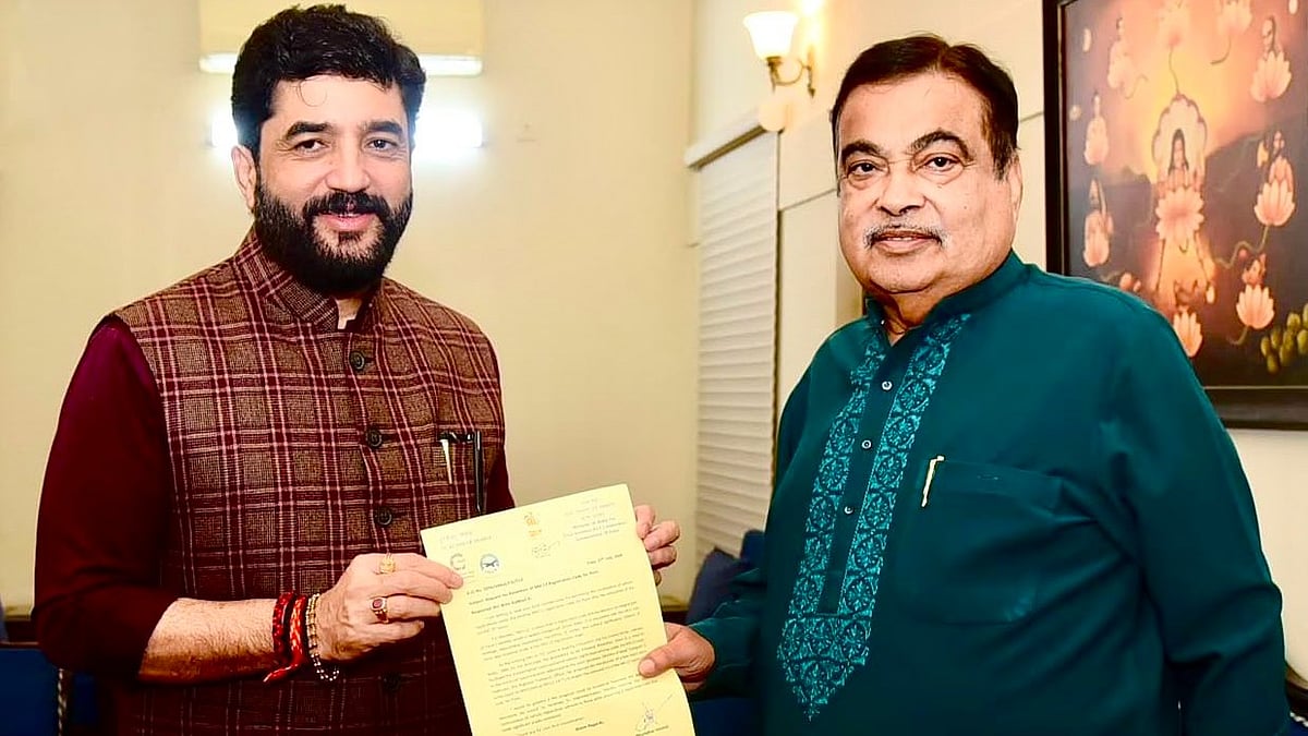 Murlidhar Mohol Meets Nitin Gadkari Over Pune's MH-12 Registration Series