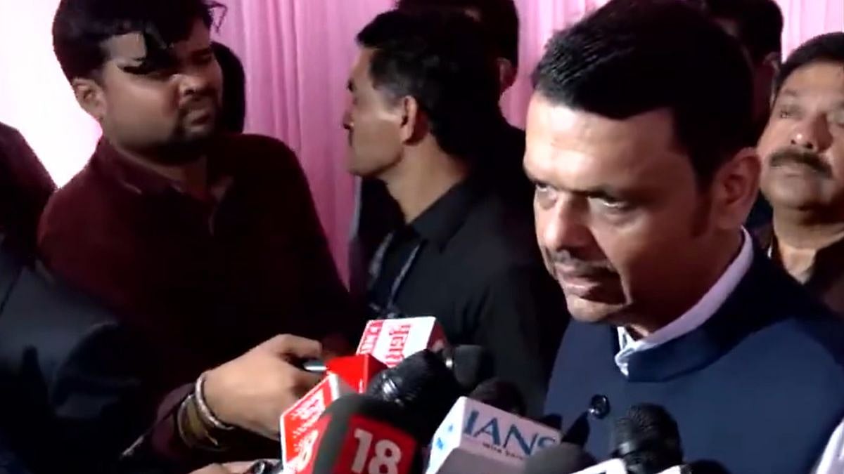 Fadnavis Orders Evacuation of Unsafe Mumbai Structures