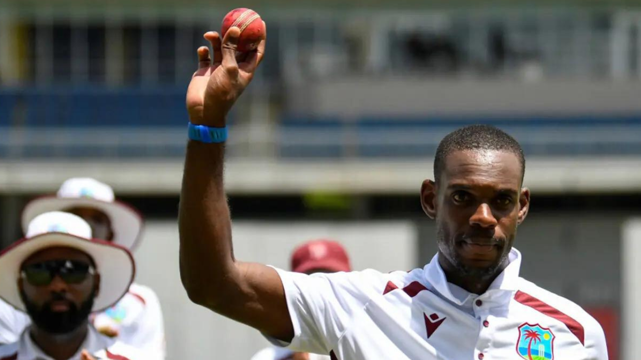 Justin Greaves Takes 5 Wickets in 5 Maidens vs Pakistan
