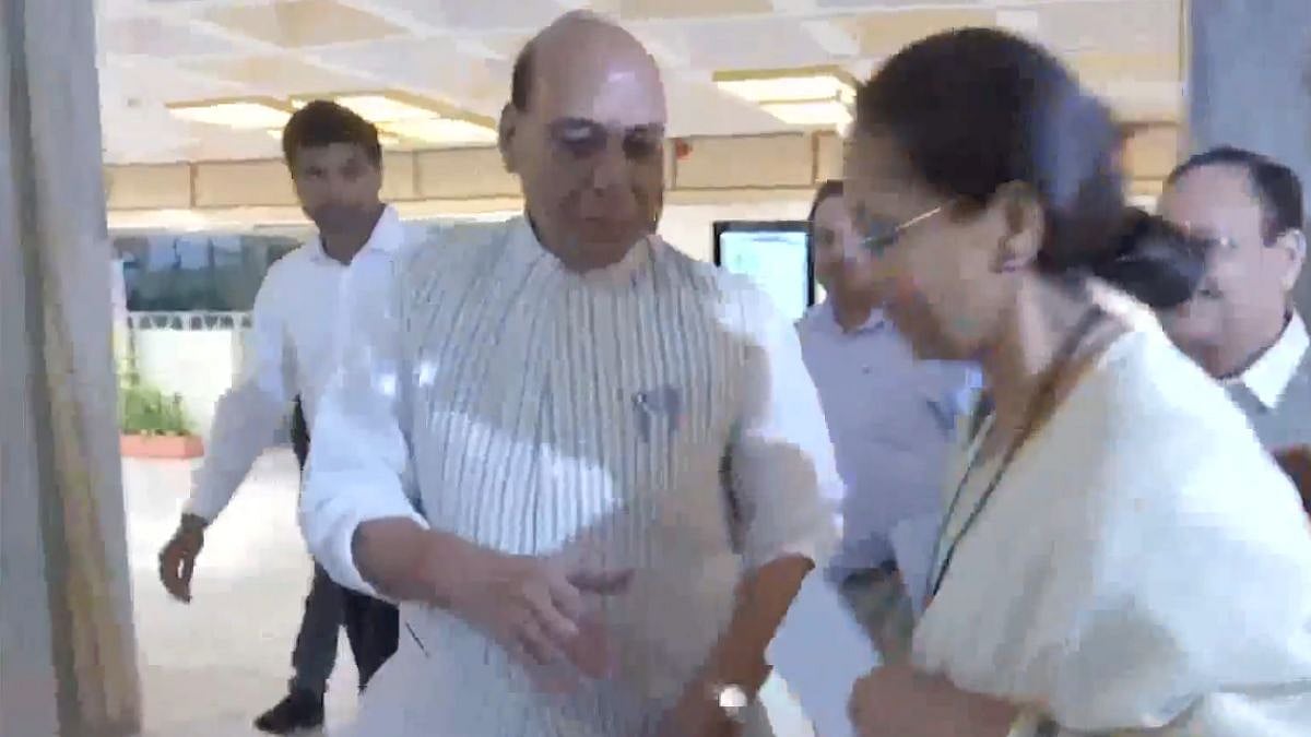 Supriya Sule Shows Respect to Rajnath Singh