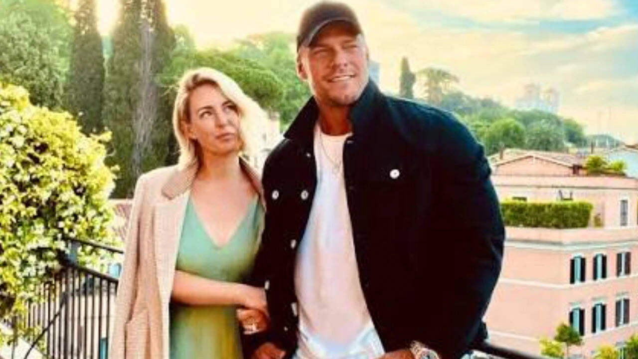 Alan Ritchson, Wife Split After 20 Years