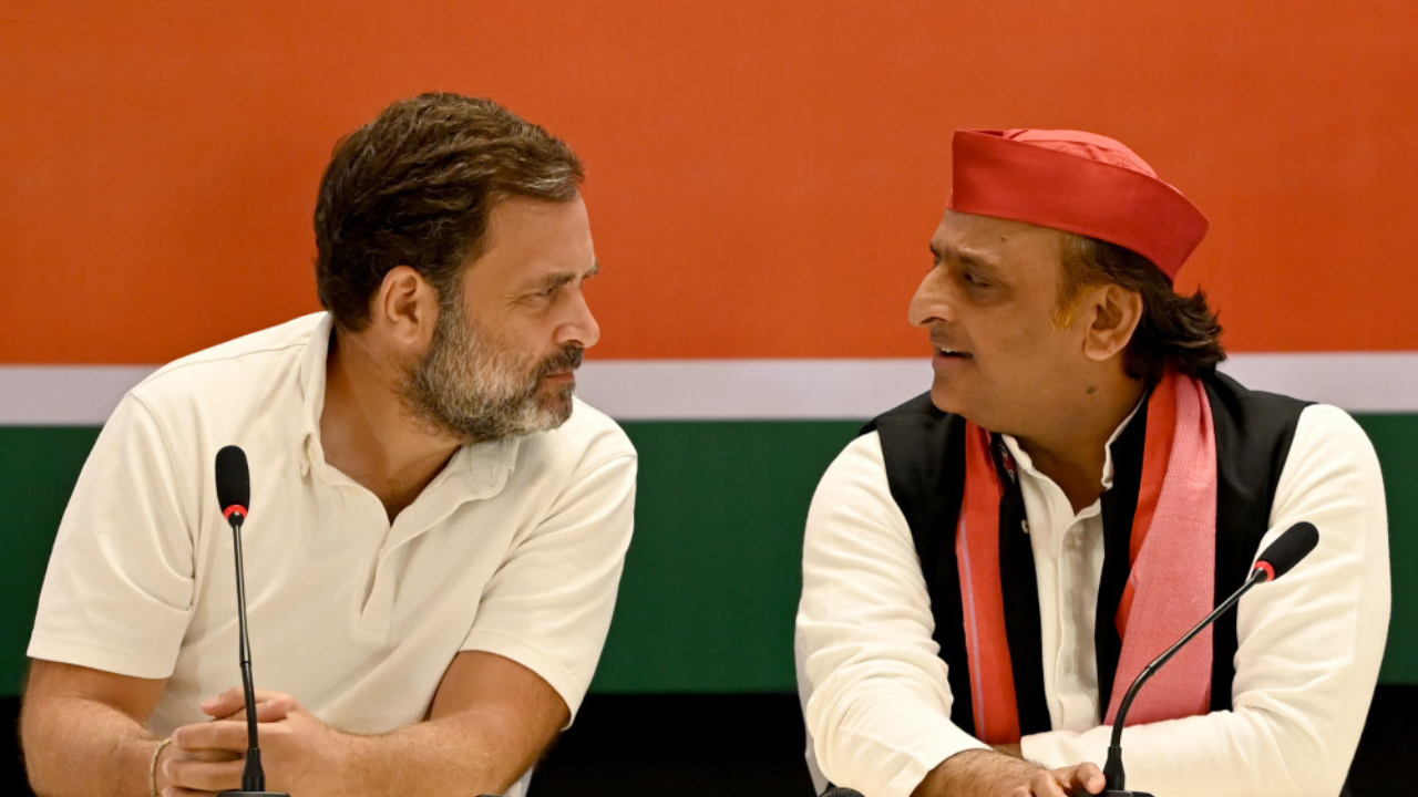 Congress, Samajwadi Party Unite for UP Polls