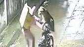 Leopard Attacks Delivery Boy In Indore