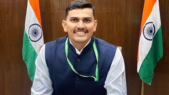 Omkar Pawar Wins Gadkari Award