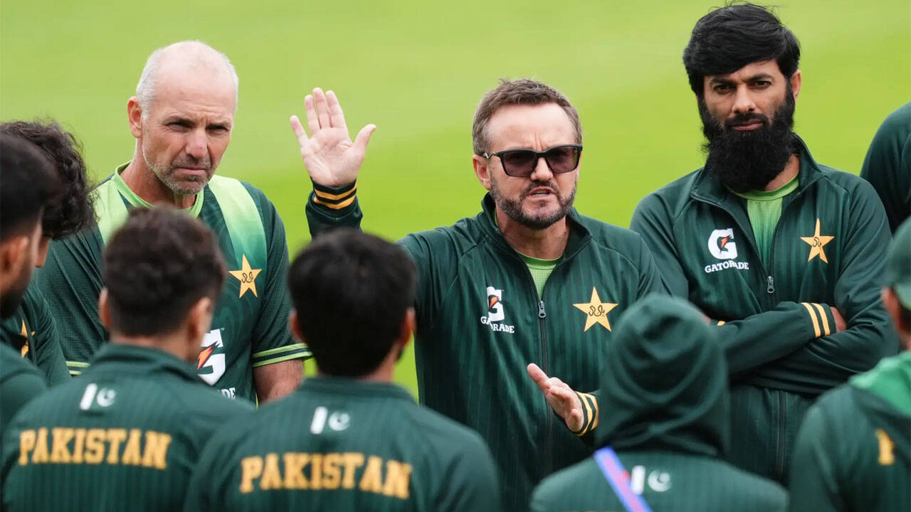 Mike Hesson Eyes Pakistan Test Coach Role