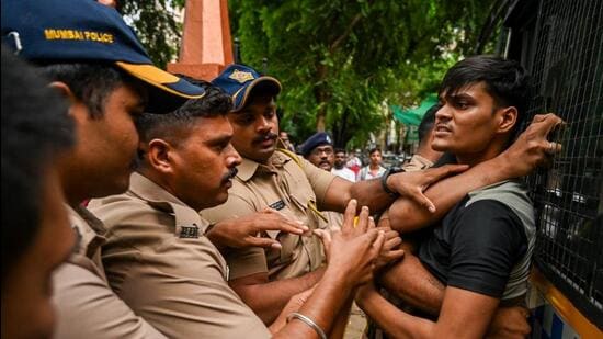 141 Lawyers Condemn Police Action on Protesters