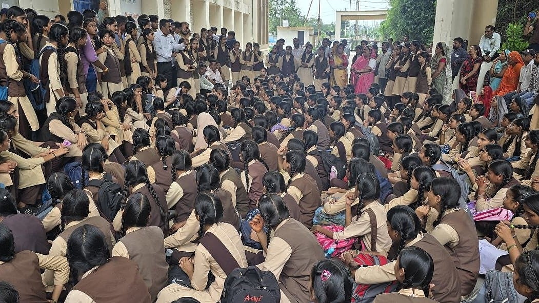 Ujjain Girls Protest School Relocation