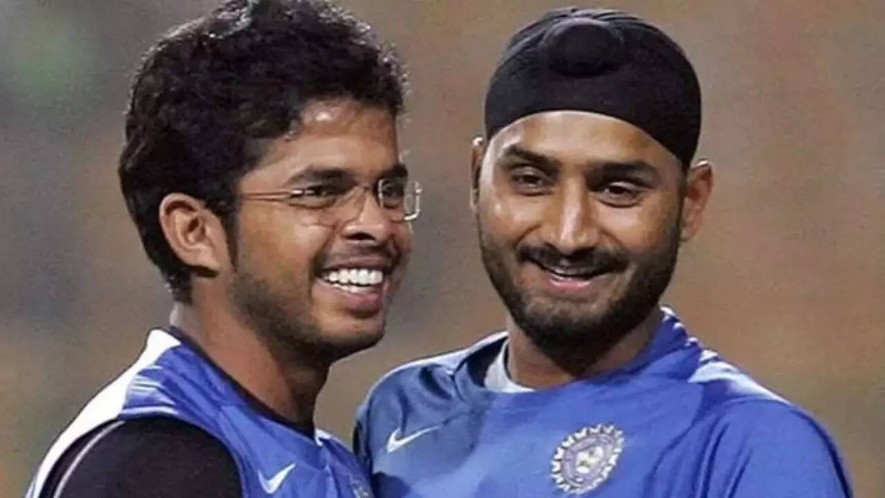 Harbhajan Picks Sreesanth as Roommate