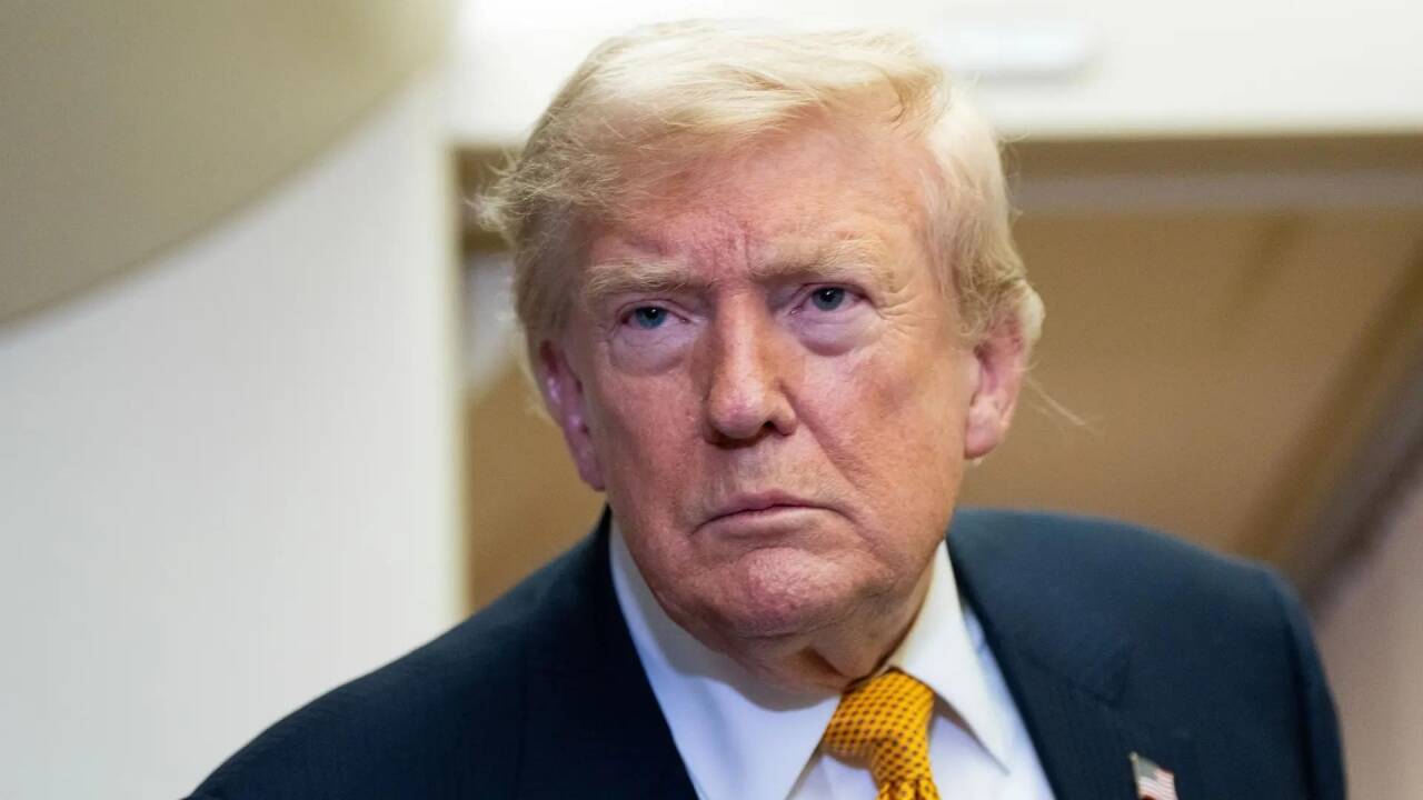 Trump Imposes 20% Toll on Hormuz Strait Ships