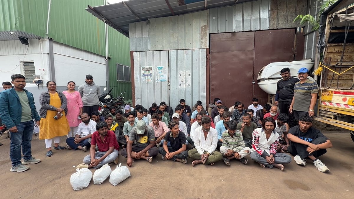 Pune Police Arrest 2, Detain 43 in Anti-Drug Raid