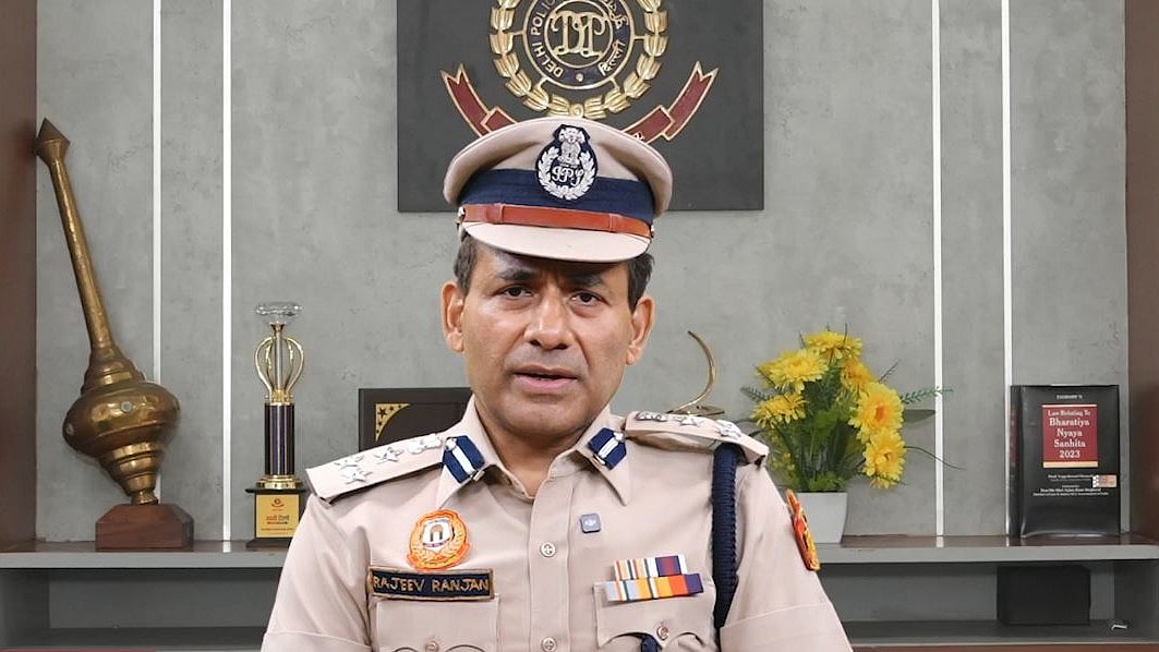 Delhi Police Urges Calm Amid Violent 'Chalo Sansad' Protest