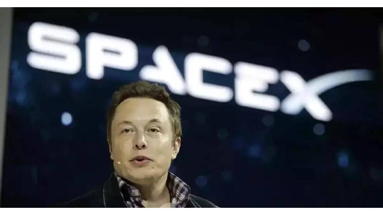 SpaceX Loses $1tn in Market Value