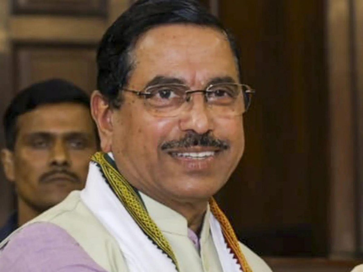 Pralhad Joshi Takes Charge as New Education Minister