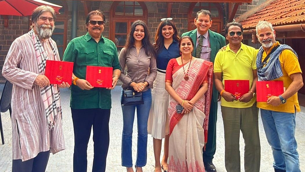 Mumbai GPO Honours Lagaan Team on 25th Anniversary