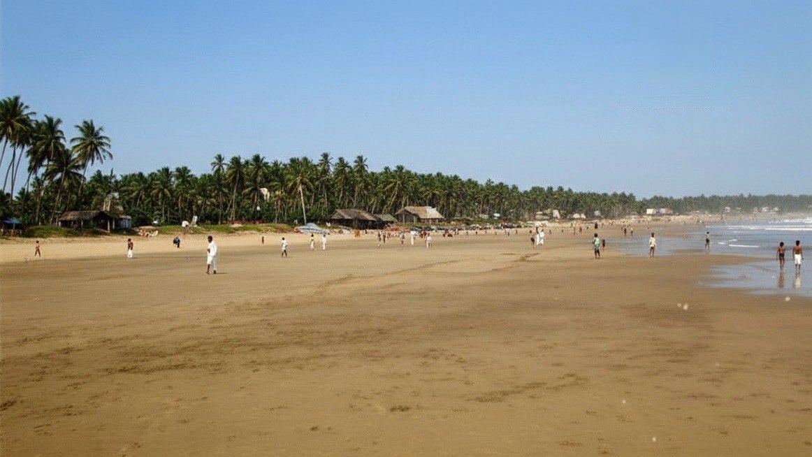 Vintage Juhu Beach Photos Spark Nostalgia