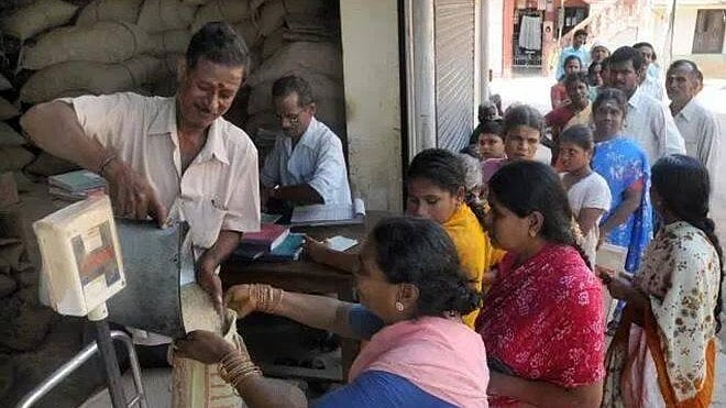 MP's Dhar Villagers Allege PDS Irregularities