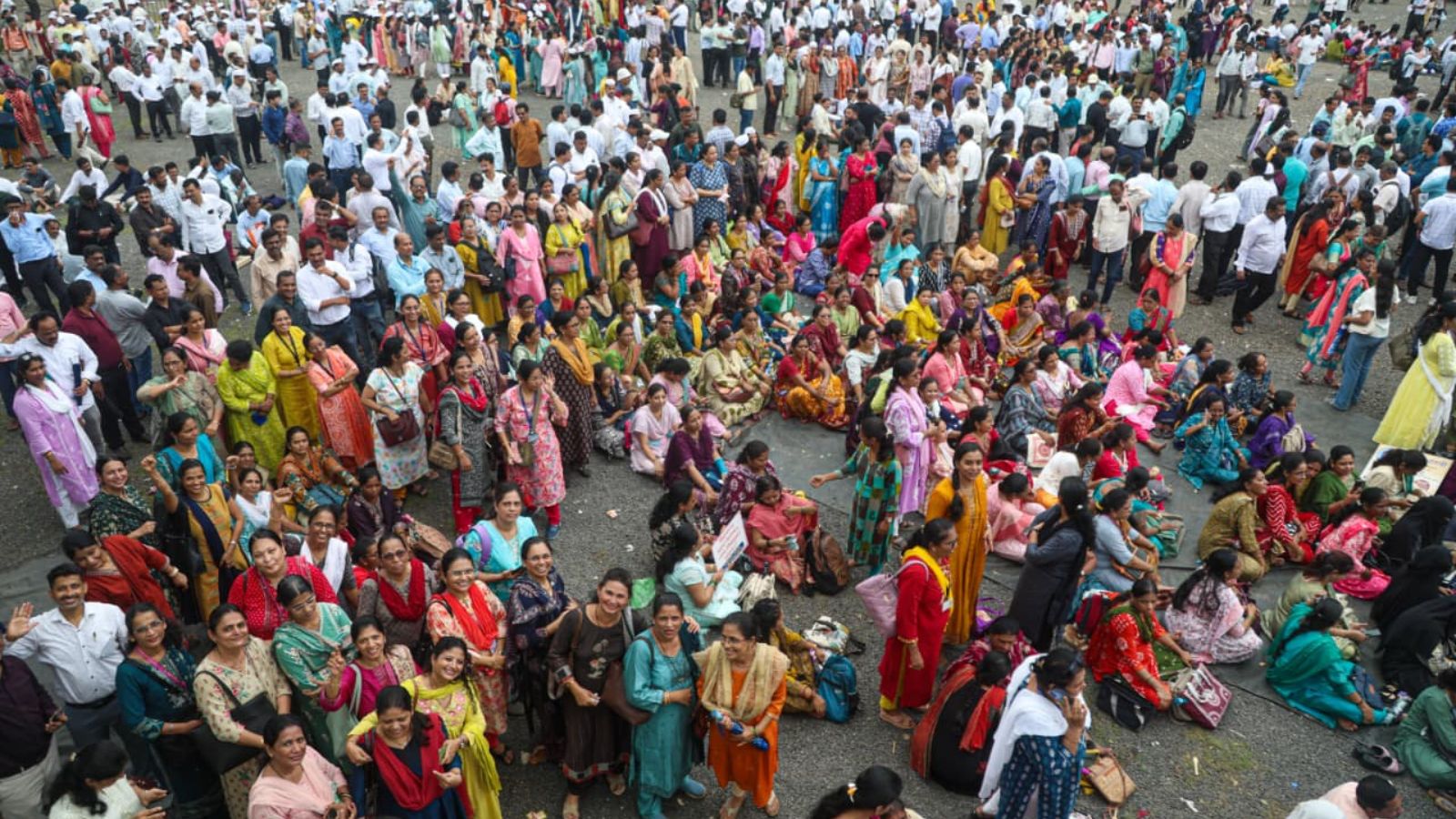 Maharashtra Teachers Protest Against BLO Duties