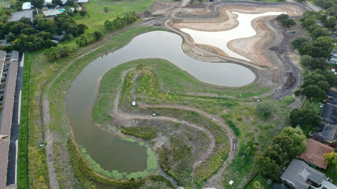 Texas Converts Golf Course to Lakes for Flood Control