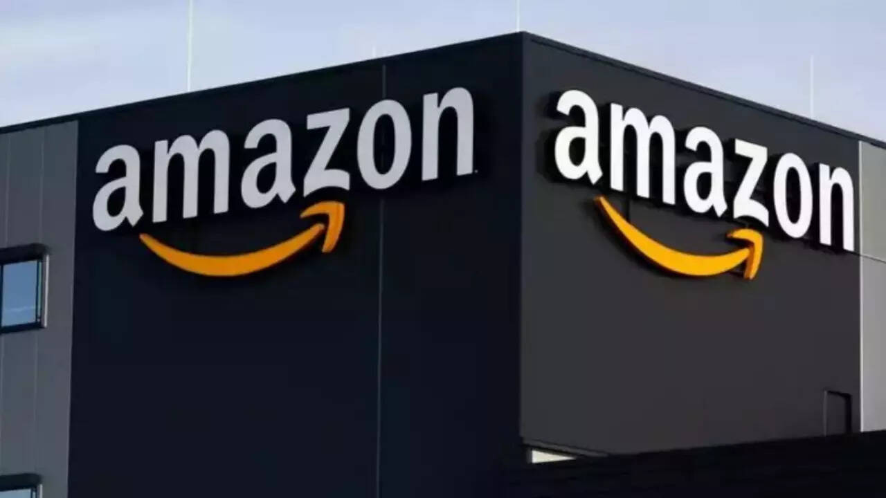 Iran's IRGC Claims Amazon Data Hub Destroyed in Bahrain