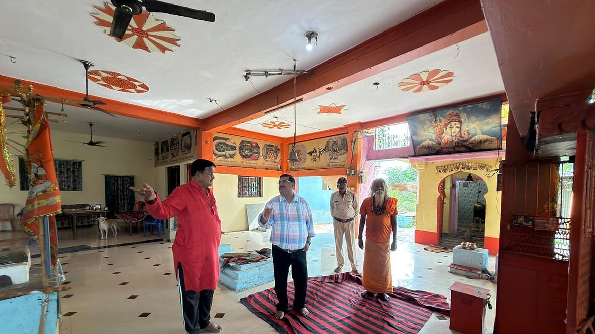 SDM Inspects Thandla Temples