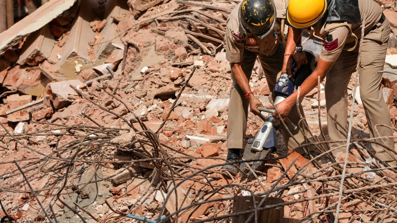 Delhi Building Collapse Kills 7