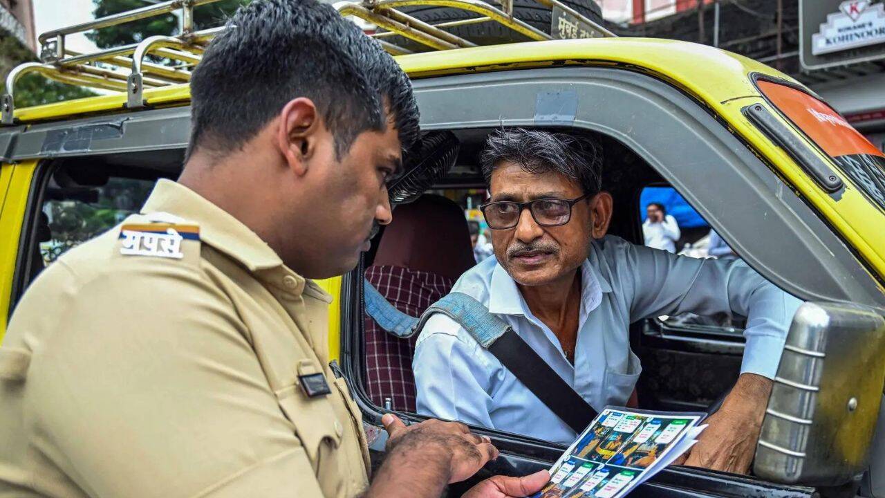Mumbai Auto Drivers Learn Marathi