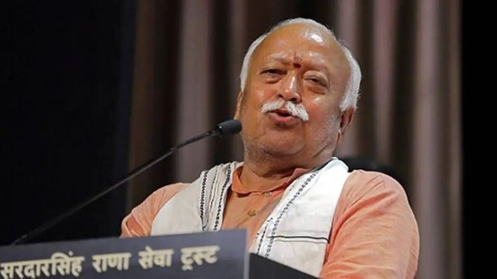 Mohan Bhagwat Meets 2000 Teens Amid Protests