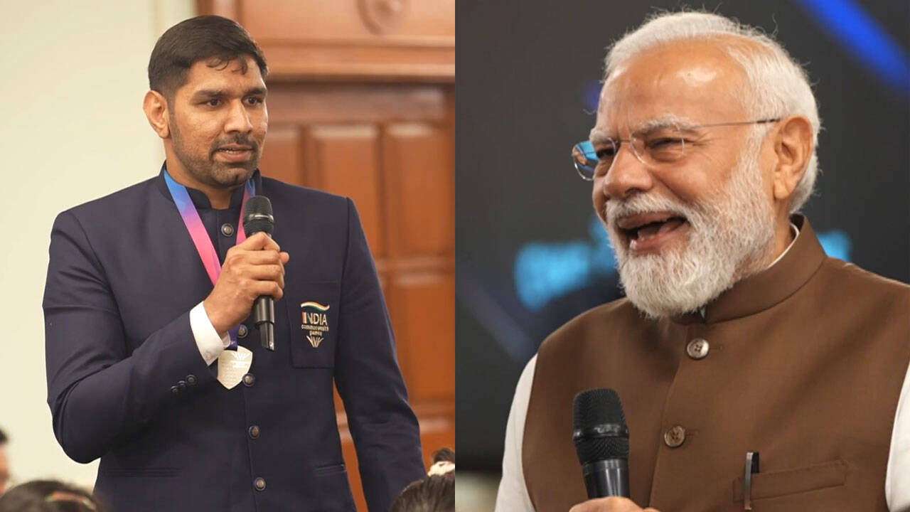 PM Modi Laughs at Berwal's Pak Boxer Story