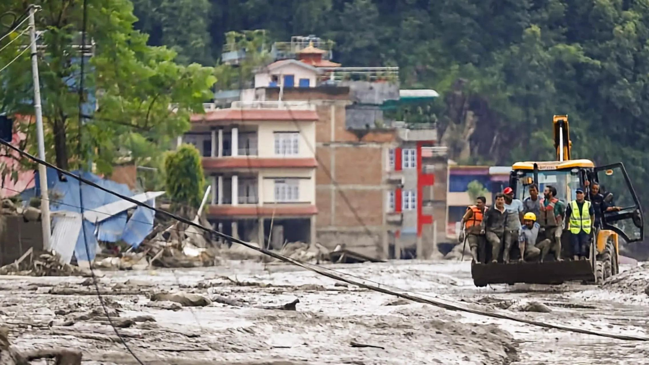 India Opens Helplines for Nepal Floods
