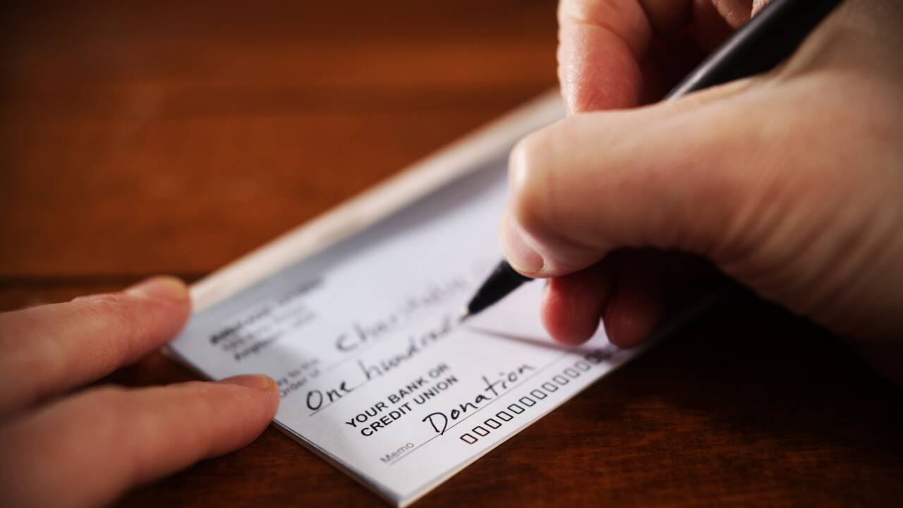 California Teachers Get $9,000 Bonuses