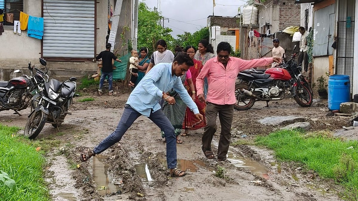 Kamlapur Residents Suffer Due To Lack Of Roads, Sewage Issues