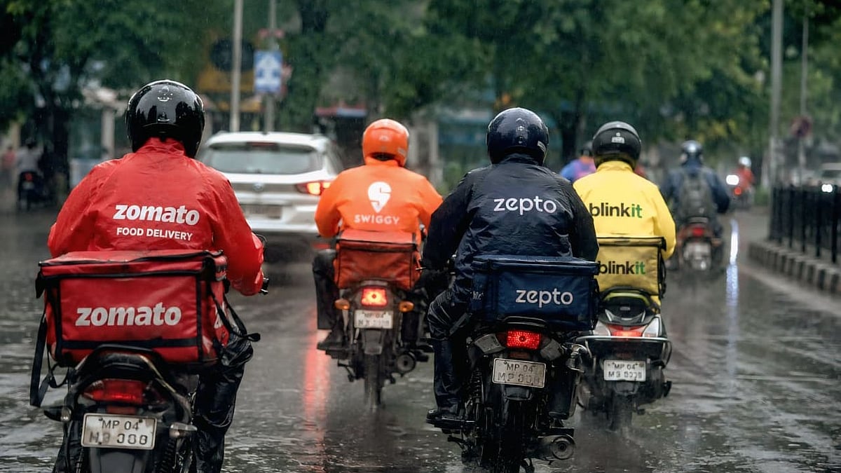Food Delivery Boy Braves Rain in Bhopal