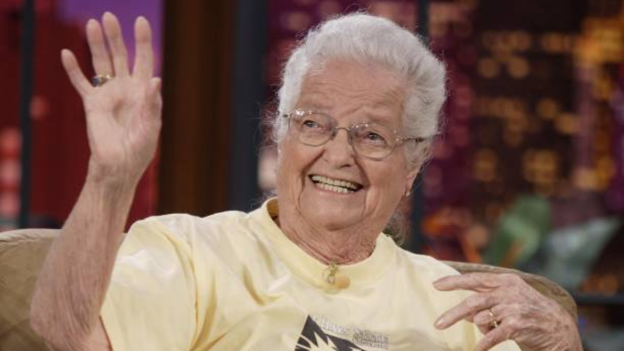 Nola Ochs Becomes World's Oldest Graduate at 95