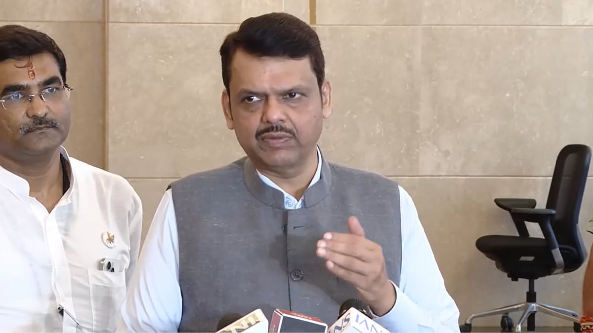 Fadnavis Clarifies Marathi Language Requirement