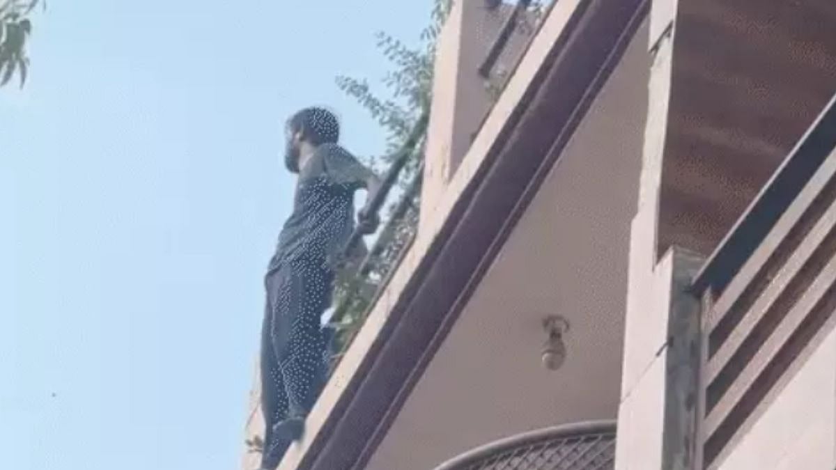 Lucknow Man Jumps to Death from Terrace
