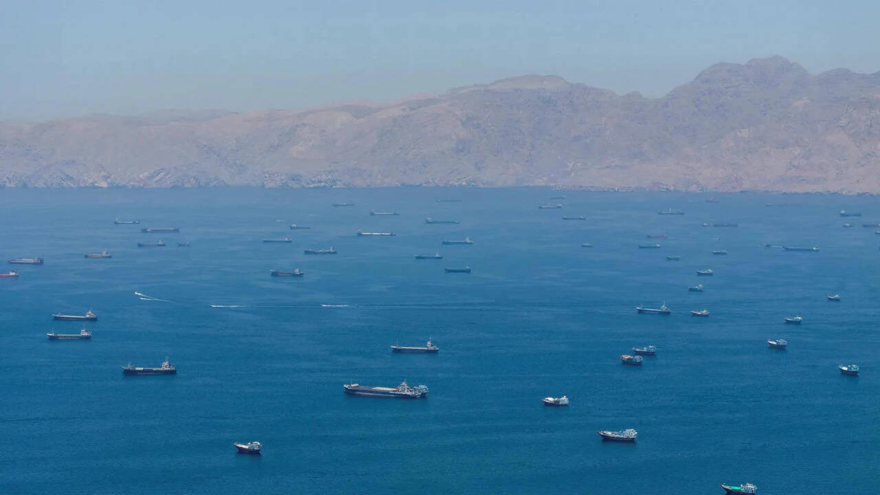Oil Prices Near One-Week High Amid Strait of Hormuz Uncertainty