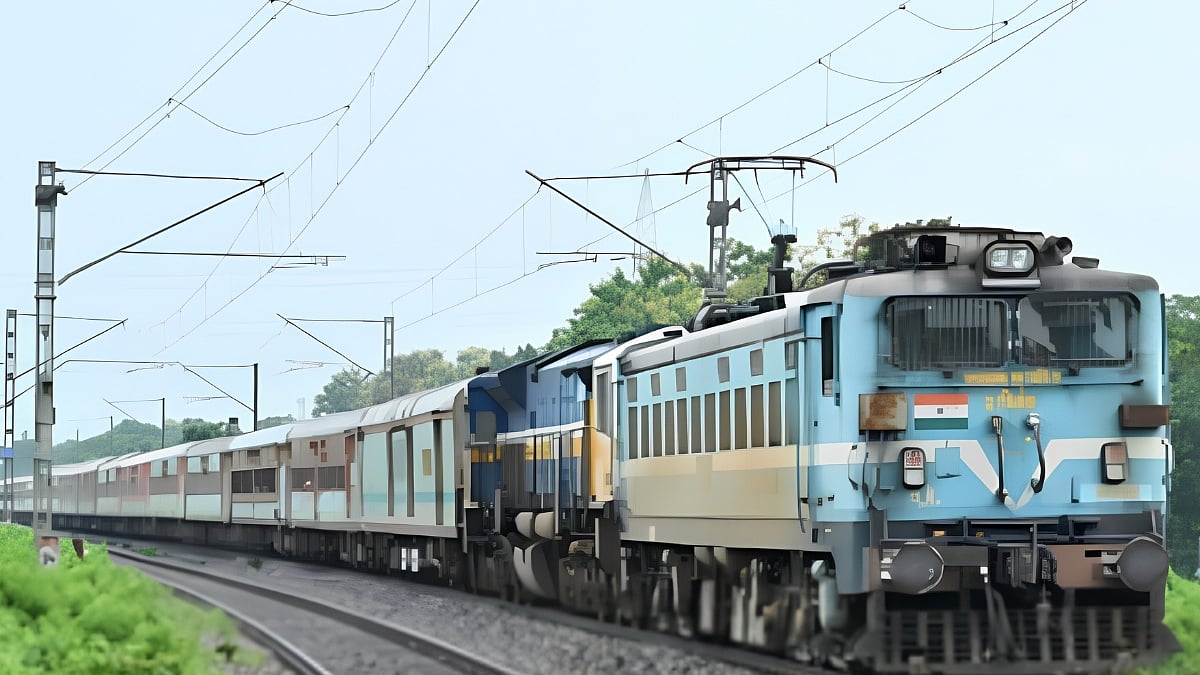 Mumbai Trains Disrupted Due to Heavy Rains