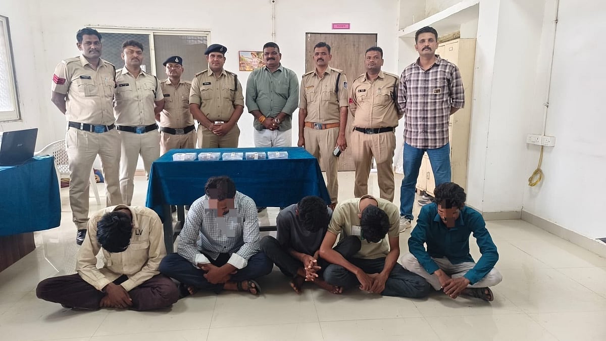 Sendhwa Police Arrest 5, Recover ₹12 Lakh Stolen Jewellery