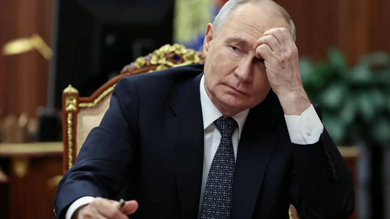 EU Unveils New Sanctions Against Russia