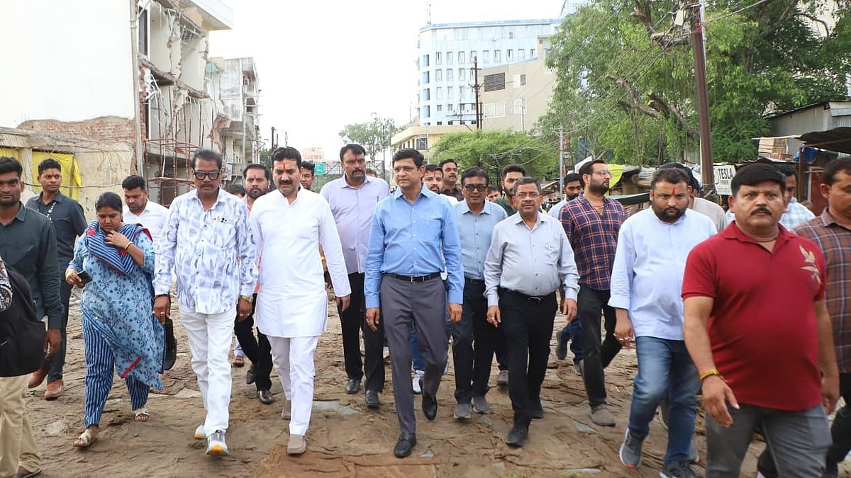 Mayor Inspects Road Project in Indore